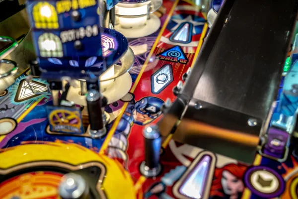Stern: Avengers Infinity Quest Pro Pinball - Image 8