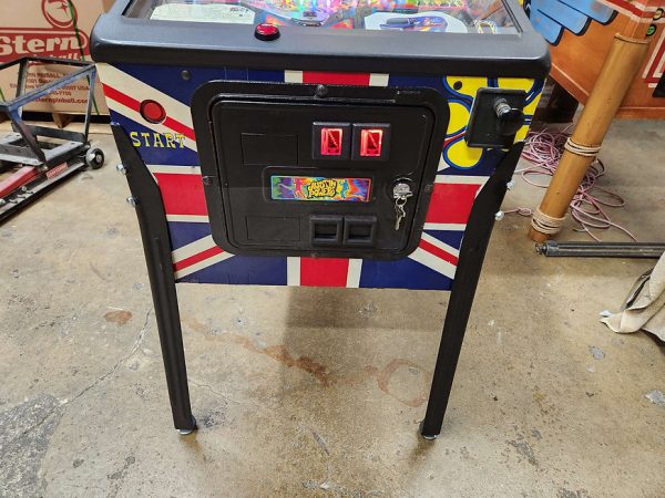 Austin Powers Pinball Machine – Stern 2001 Groovy Spy Adventure - Image 4